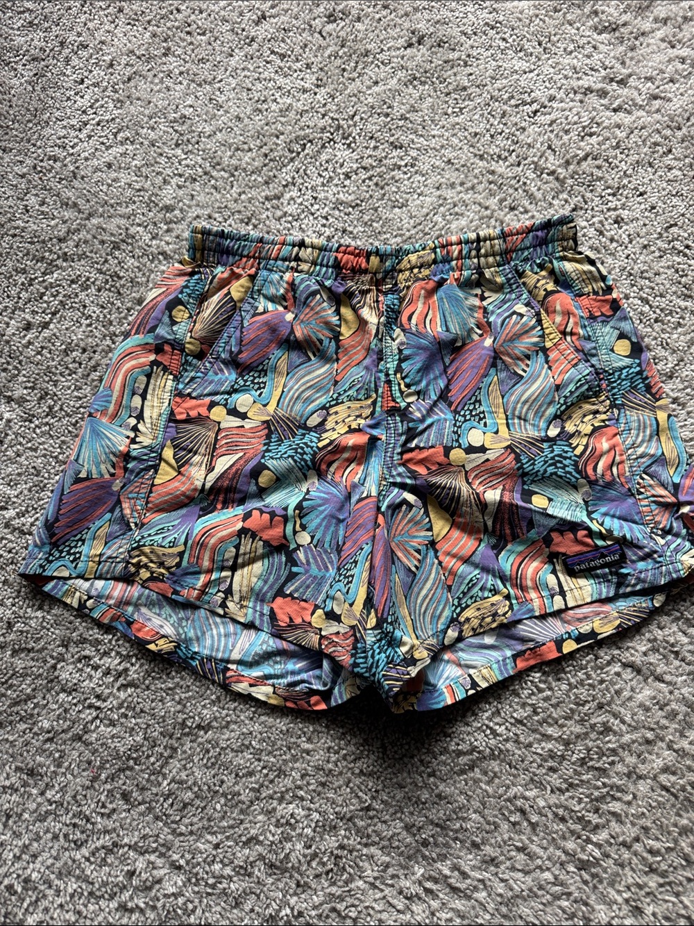 Patagonia Multicolor Abstract Wave-Print Women's Athletic Shorts xs